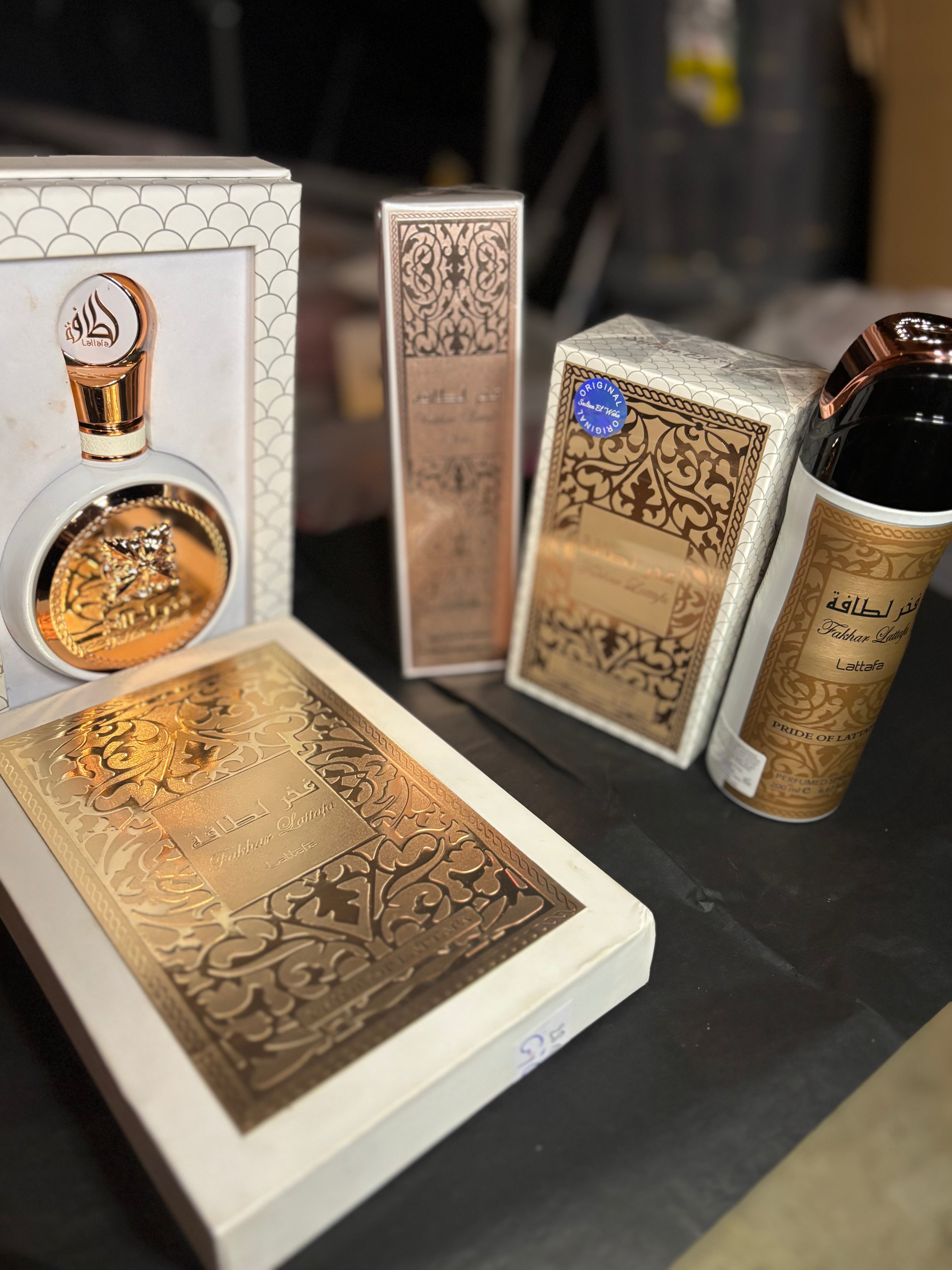 Coffret cadeau « Fakhar » by Lattafa