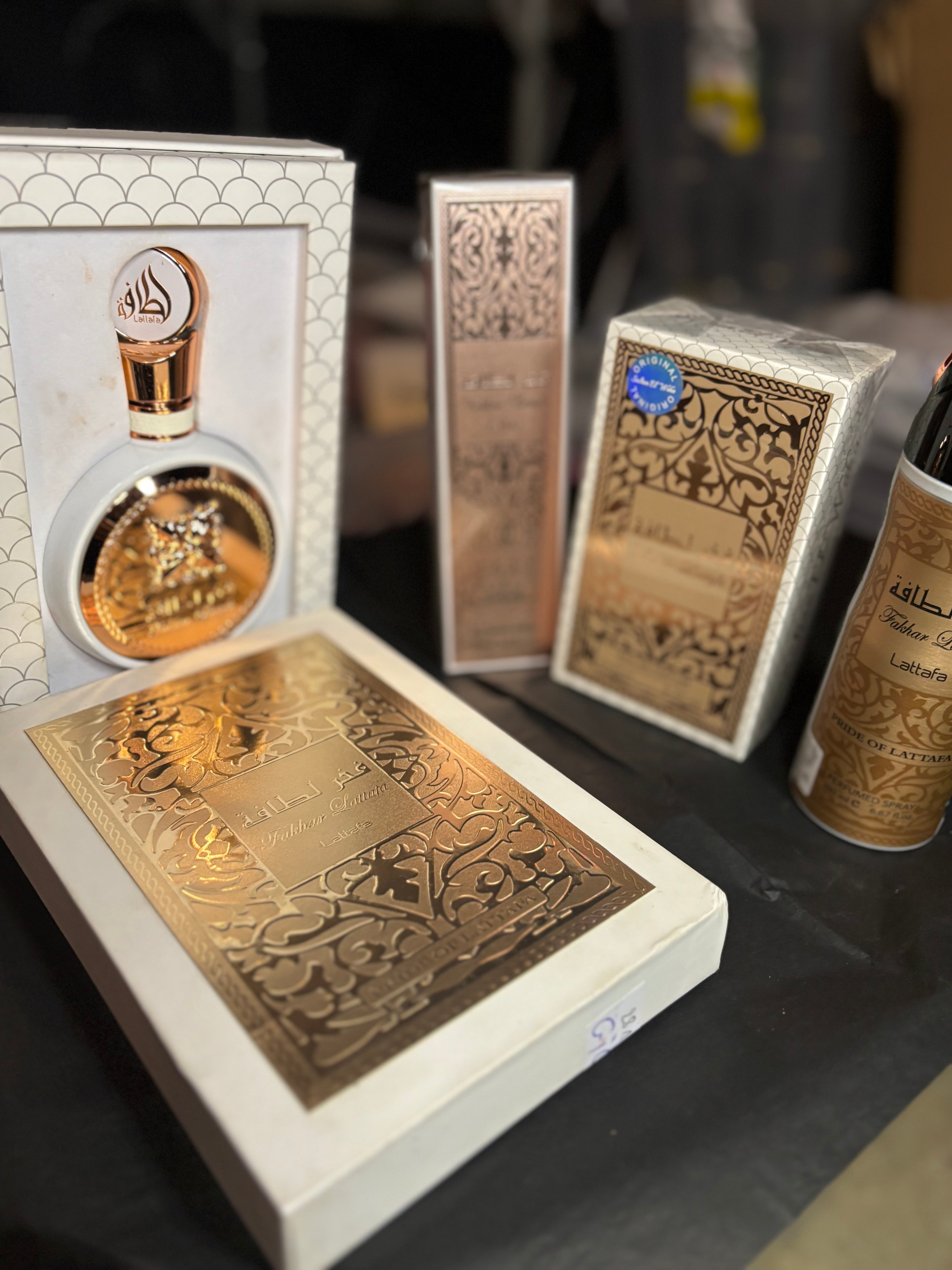 Coffret cadeau « Fakhar » by Lattafa
