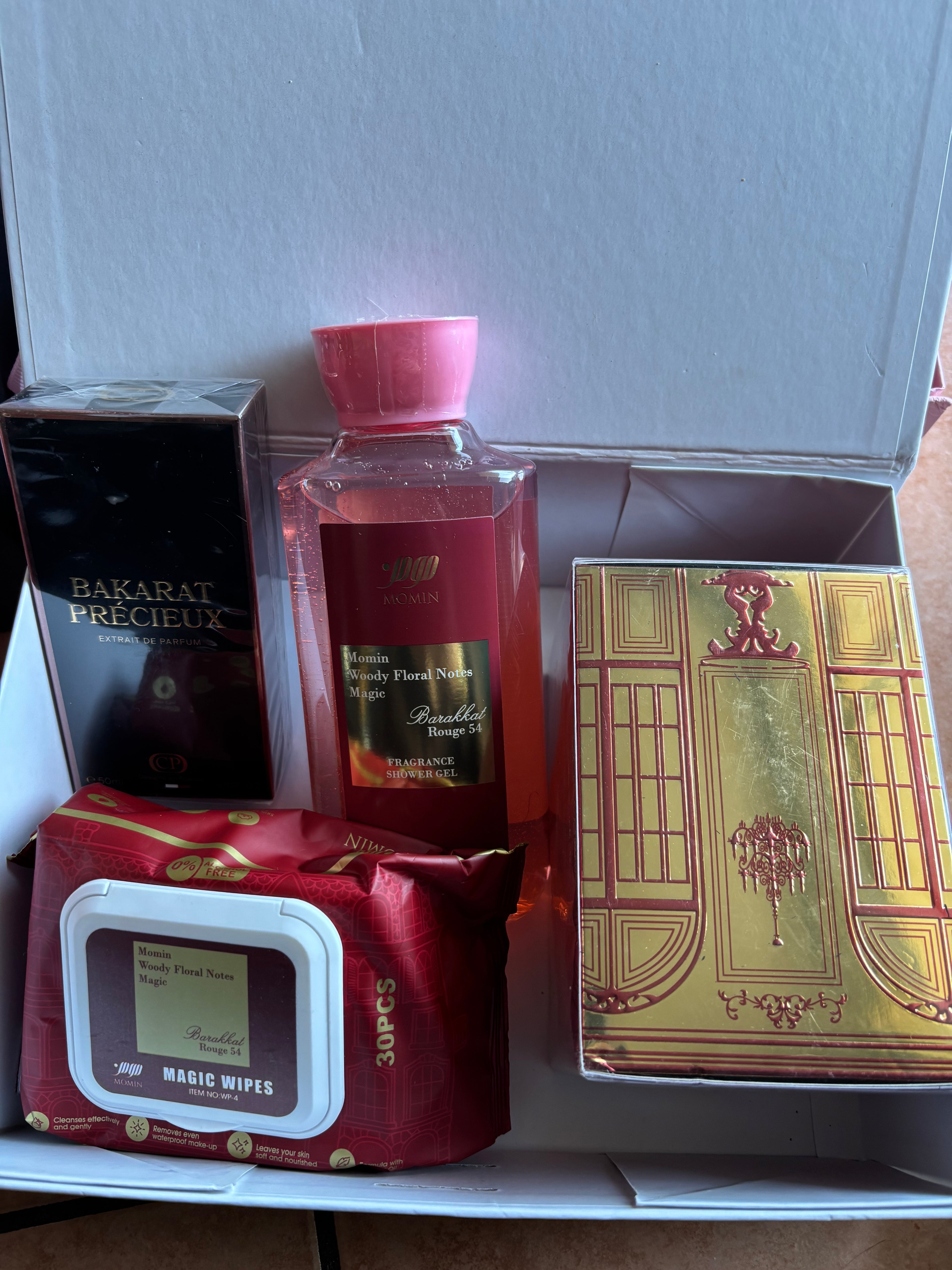 ✨ Coffret Parfum & Soin – Bakaraat Rouge